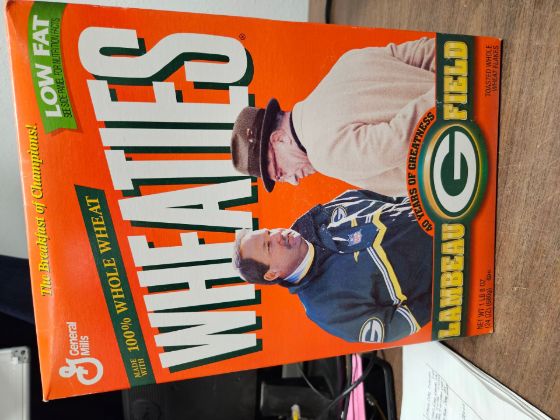 Picture of Wheaties collectors box Lambeau Field 