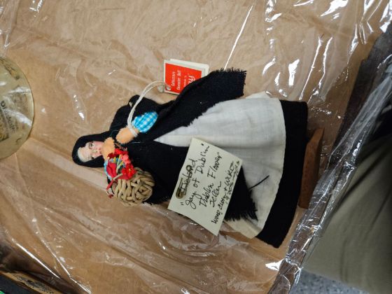 Picture of IRISH DOLL"Flower Seller"