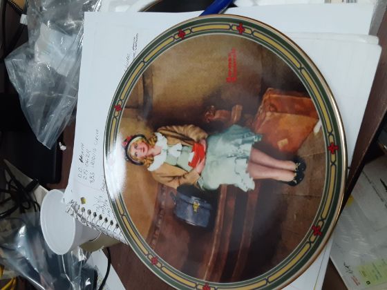 Picture of Young Girls Dream plate